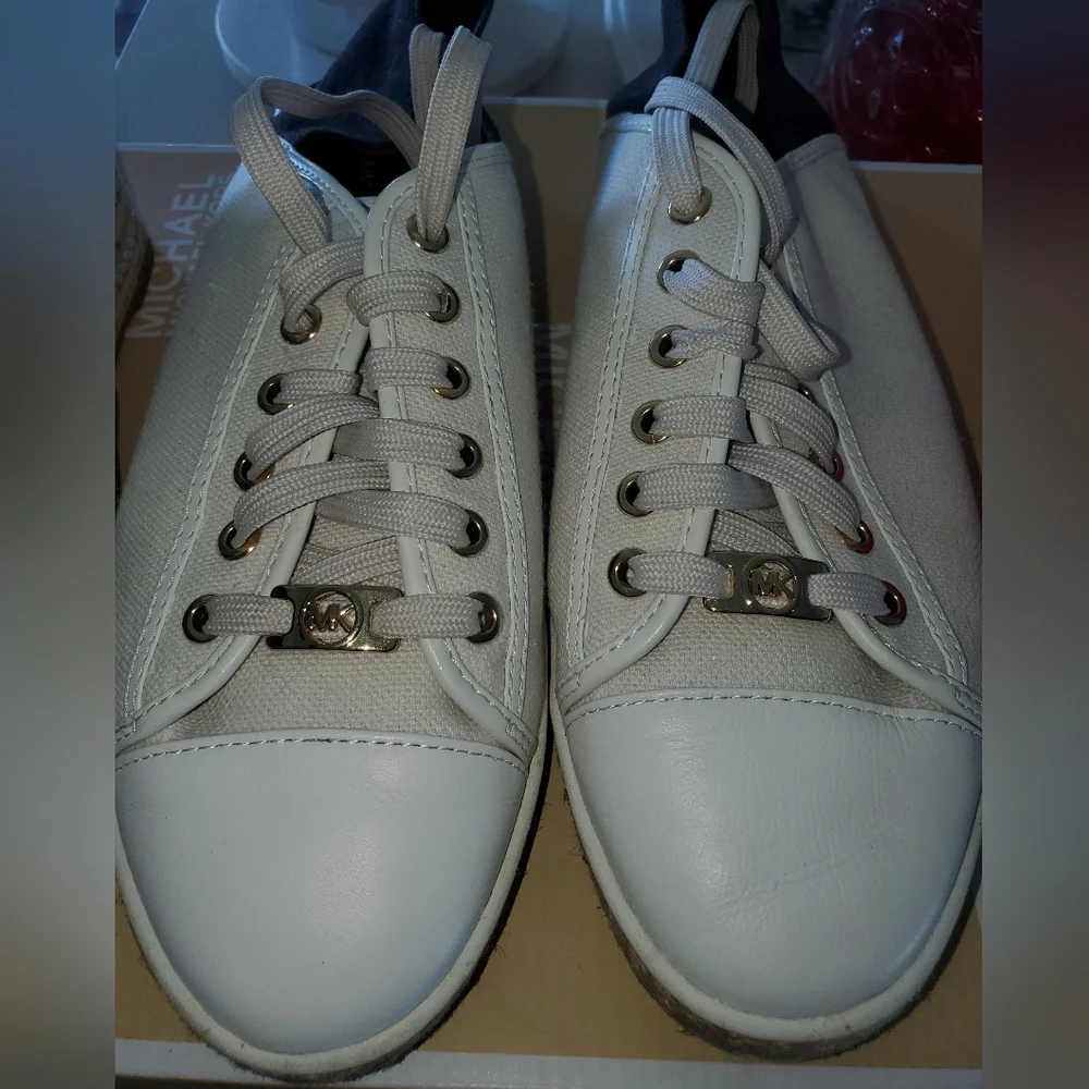 Micheal Kors Women's White and Black Espadrille Sneakers. - Picture 4 of 9